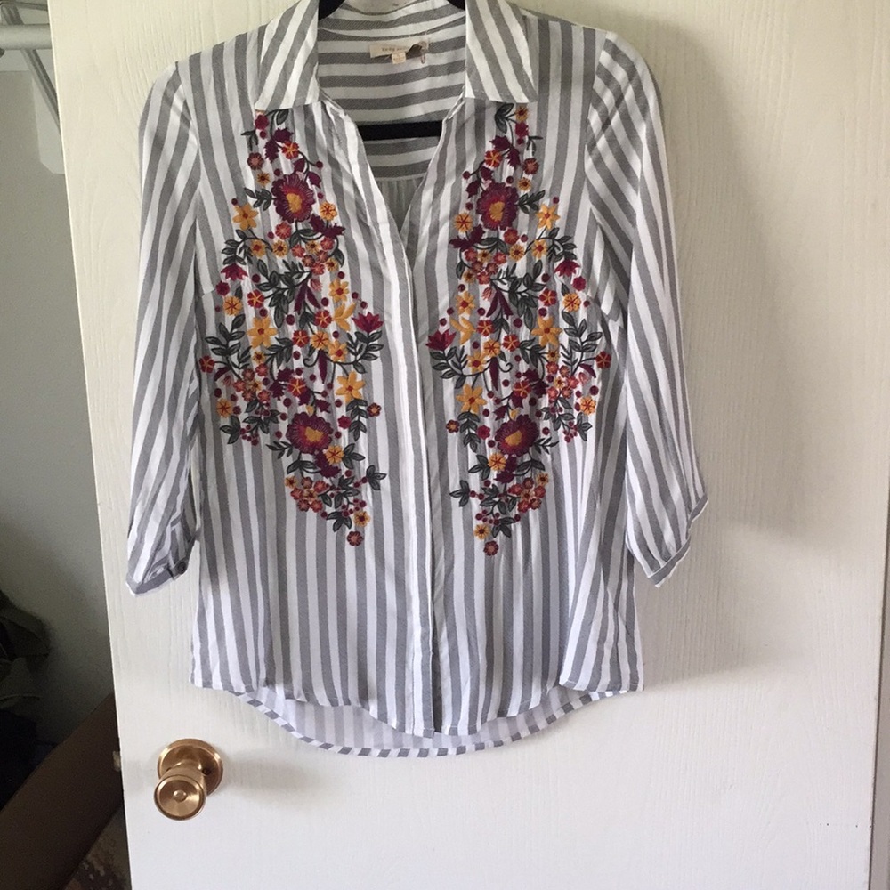 NWOT Skies Are Blue Embroidered Striped Top